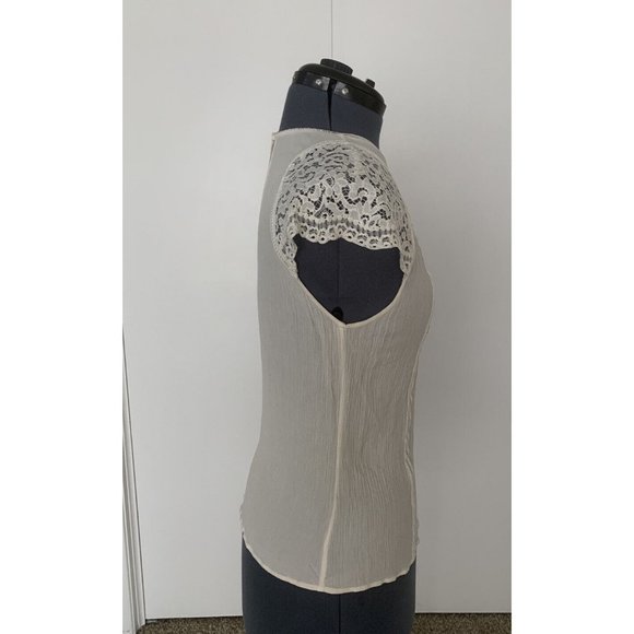 H&M Shirt Wmns Size 6 Short Sleeve Round Neck Lace Sleeves Off White formal top - Picture 3 of 7